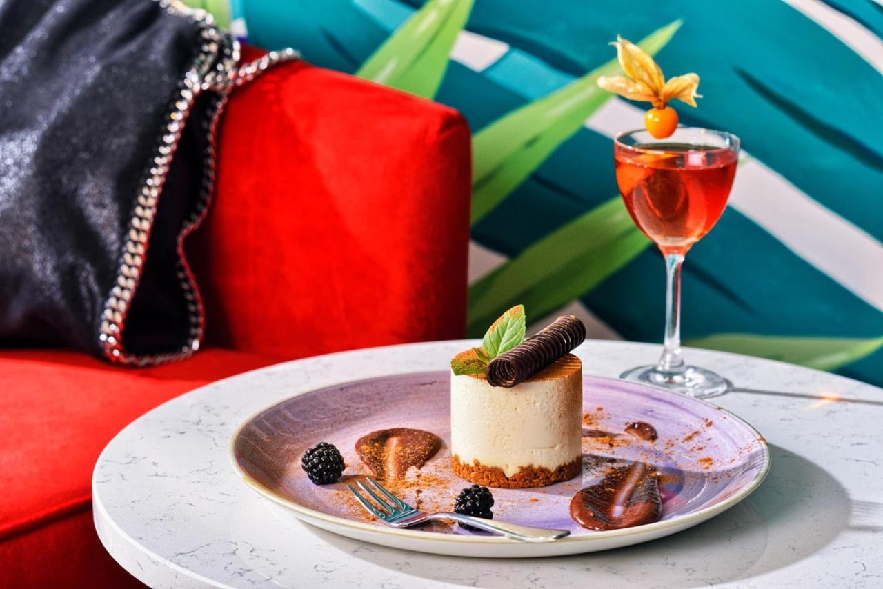 Hotel Ferreus Modern Art Deco Krakow Dış mekan fotoğraf A cheesecake