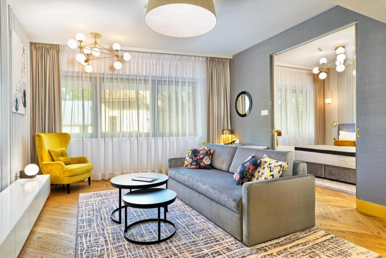 Hotel Ferreus Modern Art Deco Krakow Dış mekan fotoğraf A living room in a modern apartment