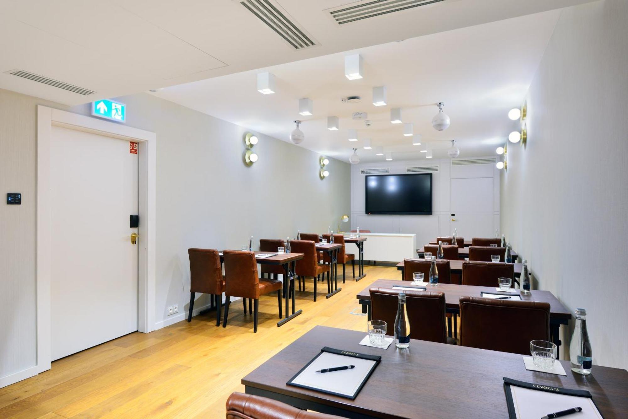 Hotel Ferreus Modern Art Deco Krakow Dış mekan fotoğraf Meeting room at the London Business School